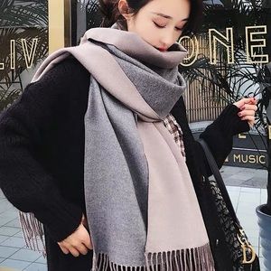 Scarf for both sides